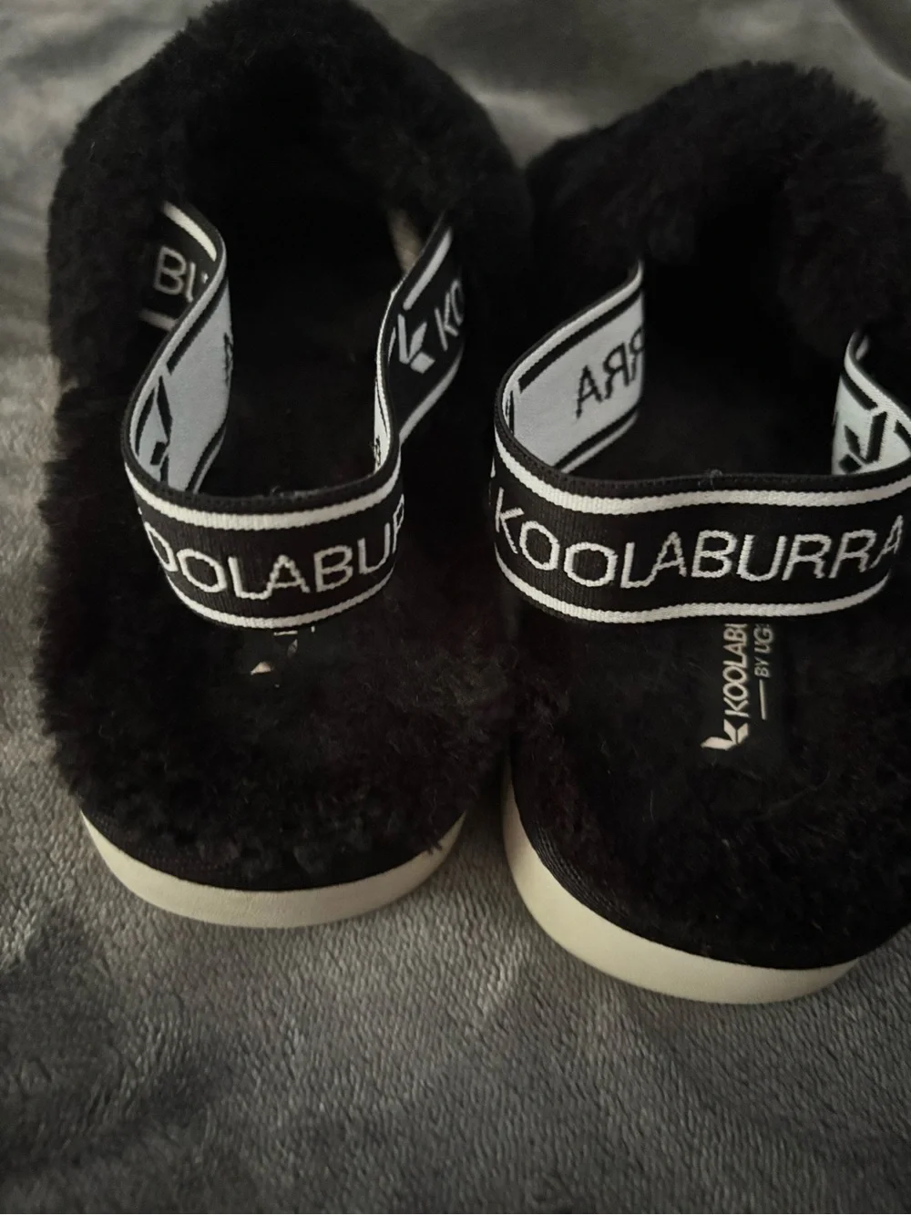 Koolaburra Kids Black Fuzzy Slide Sandals with Cream Sole
